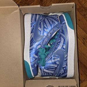 Nike Blue and Teal Women's Sneakers